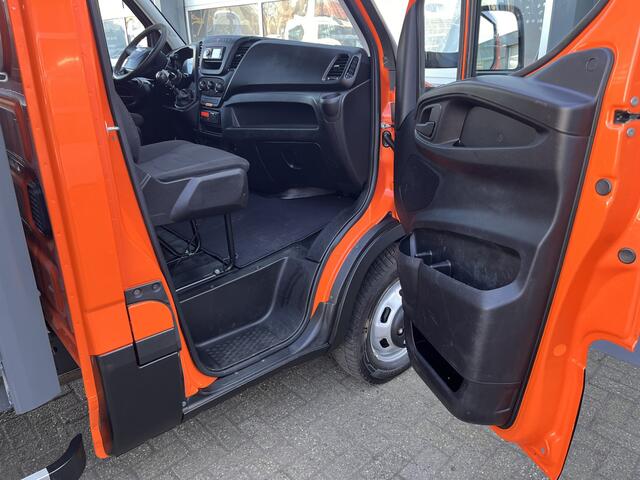 Iveco DAILY 35C15 146PK Trekhaak 3500kg Laadklep 500kg Navigatie Open laadbak Pick-up Euro 5 Bpm vrij Bakwagen p-up 1e eigenaar Dealer onderhouden