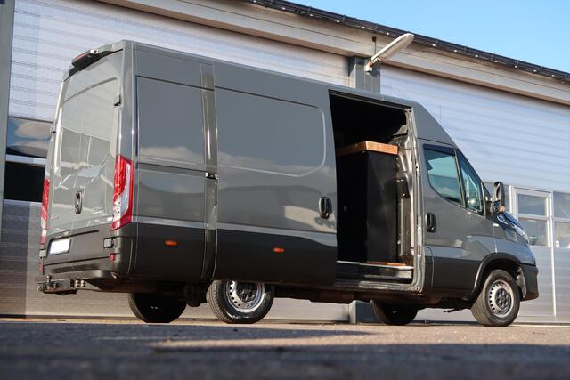 Iveco DAILY 35S18HV 3.0 35 L2 H2 AUT/ LED/ CAMERA/ 3.5T/ CRUISE/ CLIMA/ TREKHAAK