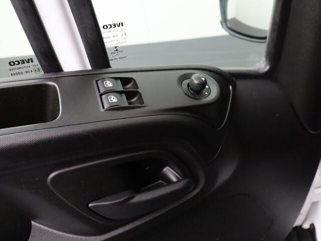 Iveco DAILY 35C16 Bakwagen+Laadklep | Airco | 3-Persoons | 750Kg Laadklep