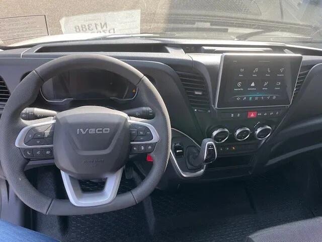 Iveco DAILY 40C18 A8 bakwagen met lift Euro 6