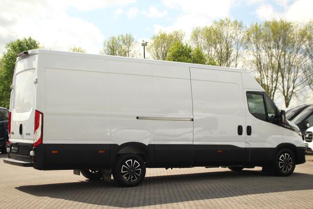 Iveco DAILY 35S18A8 3.0 180pk L4H2 Automaat | Adap. Cruise| L + R Schuifdeur | 3500kg trekgew. | Gev. Stoel | Camera | Navi | Clima | Lease 537,- p/m
