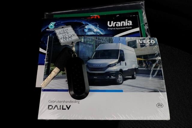 Iveco DAILY 35C14 136pk E6 Open Laadbak D.C. Trekhaak 3500kg 09-2023