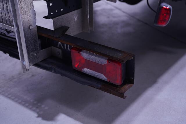 Iveco DAILY 35S14 140 pk Aut. Koel-vries Bakwagen Automaat Airco, Apple Carplay, LxBxH 400x206x210 cm, 2-Zits