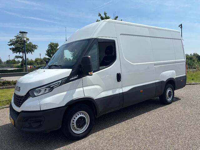 Iveco DAILY 35S16 L3H2 Automaat Airco Cruisecontrol Trekhaak EURO 6