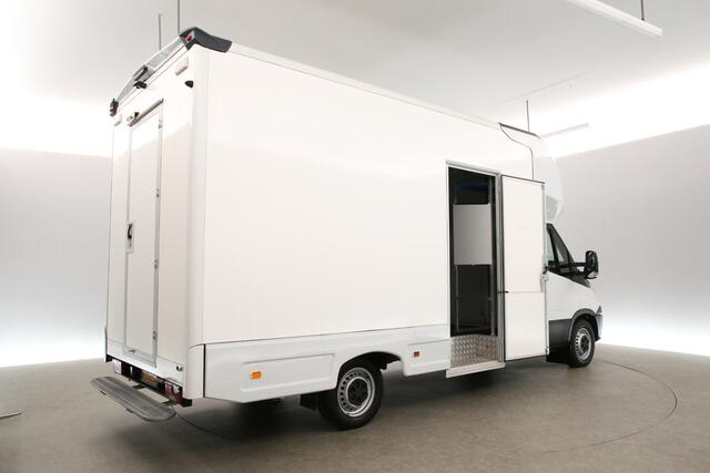 Iveco DAILY 35S14 2.3 410 | Foodtruck | Bezorgauto | Verkoopwagen | Bakwagen | Zijdeur | Camper | Inrichting Kasten Achterdeur Airco Camera Treeplank
