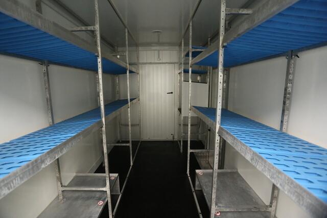 Iveco DAILY 35S14 2.3 410 | Foodtruck | Bezorgauto | Verkoopwagen | Bakwagen | Zijdeur | Camper | Inrichting Kasten Achterdeur Airco Camera Treeplank