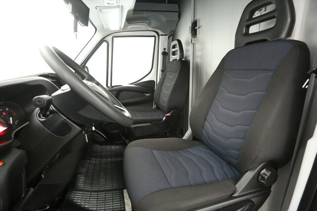 Iveco DAILY 35S14 2.3 410 | Foodtruck | Bezorgauto | Verkoopwagen | Bakwagen | Zijdeur | Camper | Inrichting Kasten Achterdeur Airco Camera Treeplank