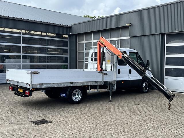 Iveco DAILY 35C17 3.0 410 Automaat Palfinger Laadkraan Airco Cruise controle Trekhaak 3500kg trekgewicht Camera Open laadbak Pick-up P-up Bakwagen Euro 5