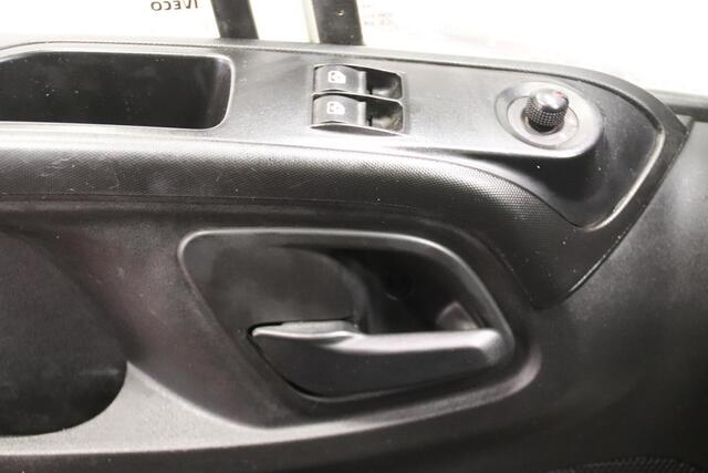 Iveco DAILY 35S14V AUTOMAAT L2H2 3500KG TREKVERMOGEN Iveco Daily 35S14V 2.3 352 H2 AUTOMAAT 3500KG TREKVERMOGEN