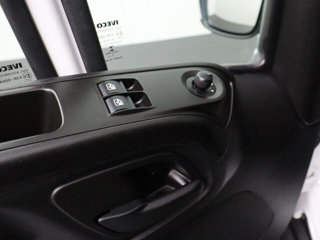 Iveco DAILY 35C16 Bakwagen+Laadklep | Airco | 3-Persoons | 750Kg Laadklep