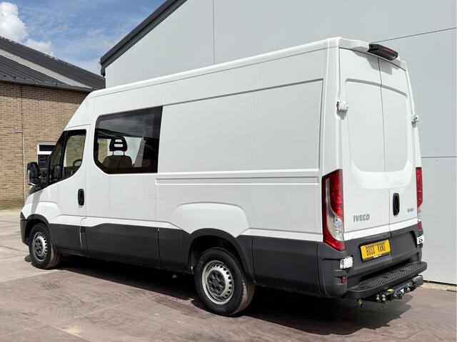 Iveco DAILY 35S14 2.3 L2H2 Dubbele Cabine 7 Stoelen Airco Cruise Control Trekhaak 3.5t Lucht geveerde stoel