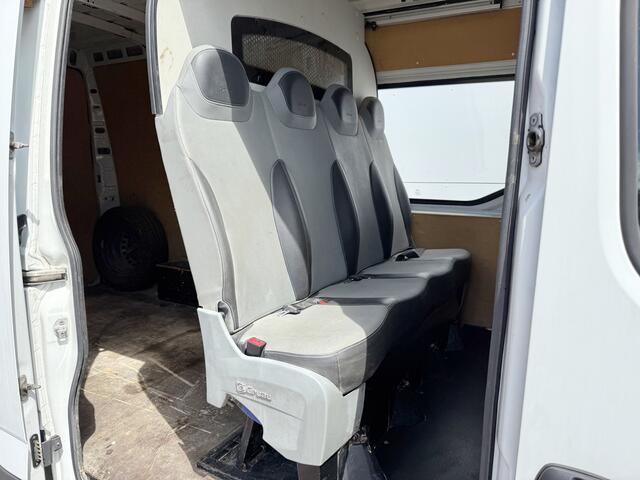 Iveco DAILY 35S14 2.3 L2H2 Dubbele Cabine 7 Stoelen Airco Cruise Control Trekhaak 3.5t Lucht geveerde stoel