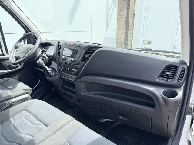 Iveco DAILY 35S14 2.3 L2H2 Dubbele Cabine 7 Stoelen Airco Cruise Control Trekhaak 3.5t Lucht geveerde stoel
