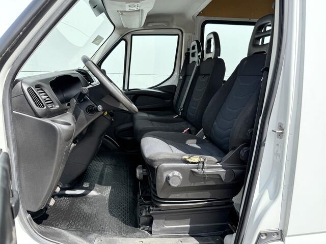 Iveco DAILY 35S14 2.3 L2H2 Dubbele Cabine 7 Stoelen Airco Cruise Control Trekhaak 3.5t Lucht geveerde stoel