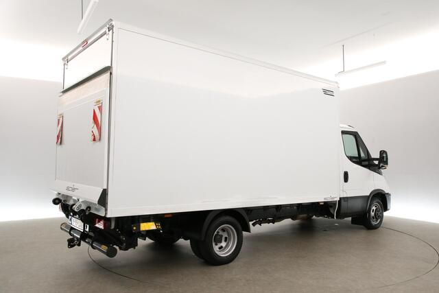 Iveco DAILY 35C16H 2.3 410 157PK Dubbellucht 3500kg Trekgew. Laadklep Bakwagen Laadbak Airco 3 Persoons Trekhaak