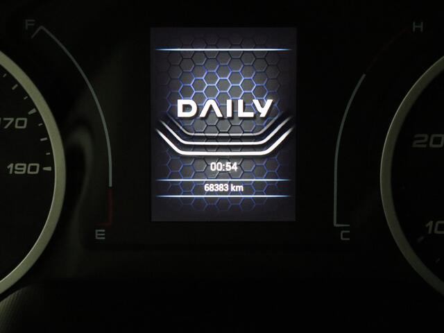 Iveco DAILY 35S16 L2H2 | 3500Kg TG | Airco | 3-Persoons | Betimmering