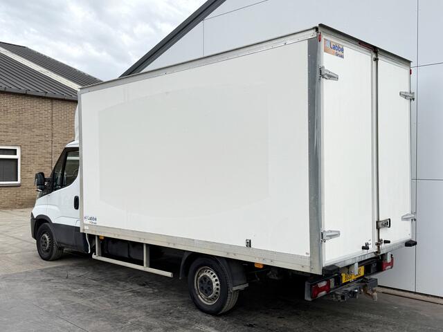 Iveco DAILY 35S16 2.3 Bakwagen met achterdeur 3,5t Trekhaak Meubelbak Koffer Camera