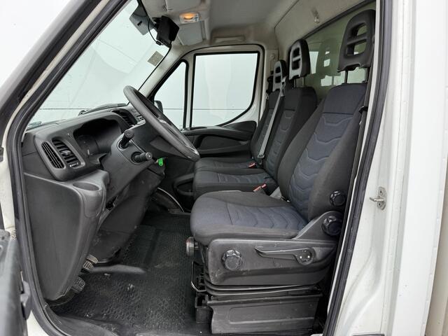 Iveco DAILY 35S16 2.3 Bakwagen met achterdeur 3,5t Trekhaak Meubelbak Koffer Camera