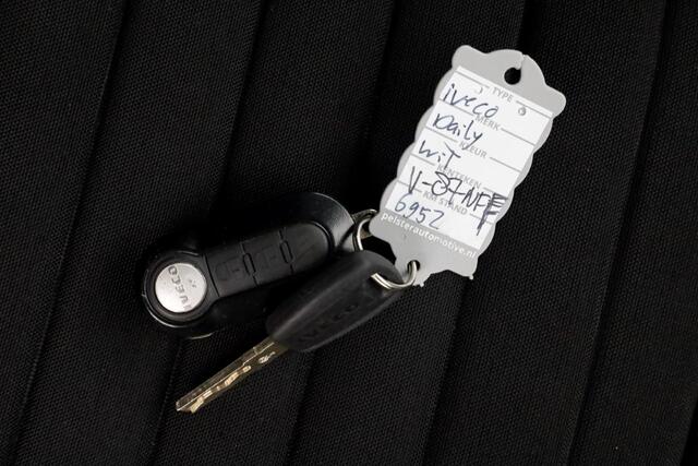 Iveco DAILY 35C16 160pk XXL Bakwagen met laadklep L449/B215 01-2024