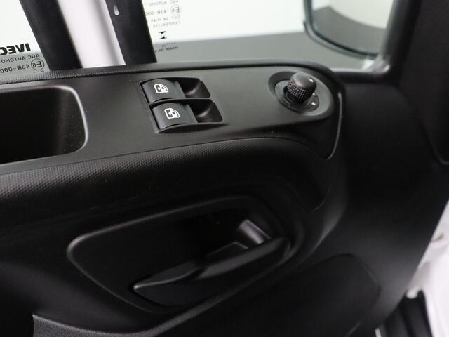 Iveco DAILY 35C16 Bakwagen+Laadklep | Airco | Cruise | 3-Persoons | Dakspoiler