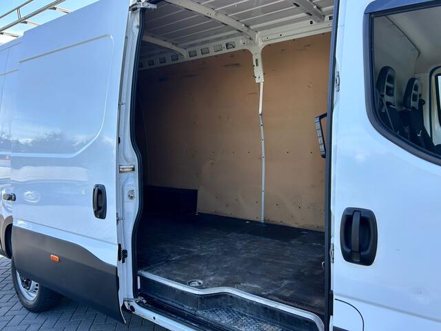 Iveco DAILY 35S18 3.0 180 PK HI-MATIC AUTOM / L4H2 / 3500 KG AHG / 3 ZITS / AIRCO / NAVI / CRUISE