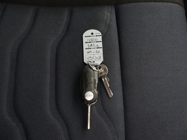 Iveco DAILY 35C16 Bakwagen+Laadklep | Dakspoiler | Airco | Cruise | 3-Persoons