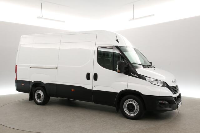Iveco DAILY 35S16V 2.3 352 L2H2 | 157PK | 3500kg Trekgew. | Automaat | Airco | Parkeersensoren | 3 Persoons