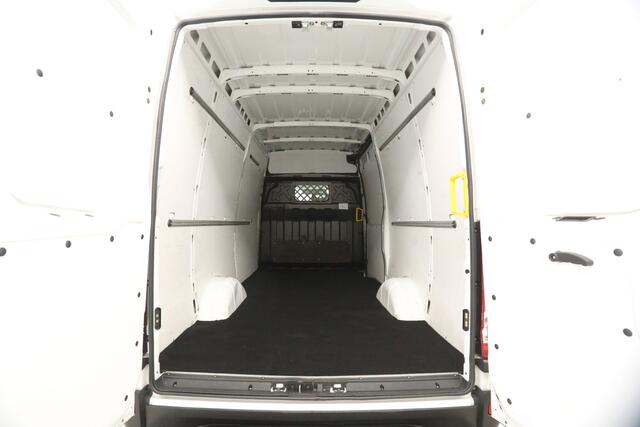 Iveco DAILY 35S16V 2.3 352 L2H2 | 157PK | 3500kg Trekgew. | Automaat | Airco | Parkeersensoren | 3 Persoons