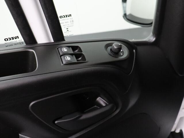 Iveco DAILY 35C16 Bakwagen+Laadklep | Airco | 3-Persoons | 750Kg Laadklep