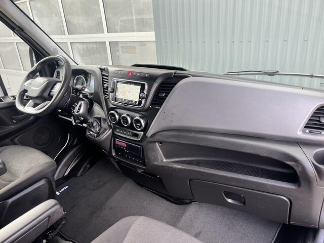Iveco DAILY 40C16 Automaat 9 Ton samengesteld BE-Trekker Luchtvering PTO Koeling aansluiting Airco Cruise controle Stuurwielbediening Telefoonverbinding Navigatiesysteem Camera Werkverlichting 2-Persoons Euro