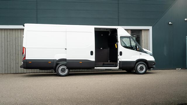 Iveco DAILY 35S16V 2.3 410 H2 L4H2 | Direct Leverbaar | Complete Betimmering Laadruimte | Parkeersensoren | Cruise Control
