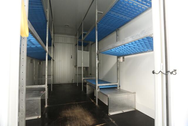 Iveco DAILY 35S14 2.3 410 | Foodtruck | Bezorgauto | Verkoopwagen | Bakwagen | Zijdeur | Camper | Inrichting | Kasten | Airco | Camera | Treeplank