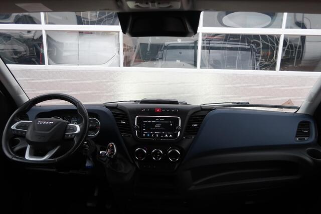 Iveco DAILY 35C18H 3.0 DC AUT/ CAMERA/ LED/ CRUISE/ CLIMA/ TREKHAAK