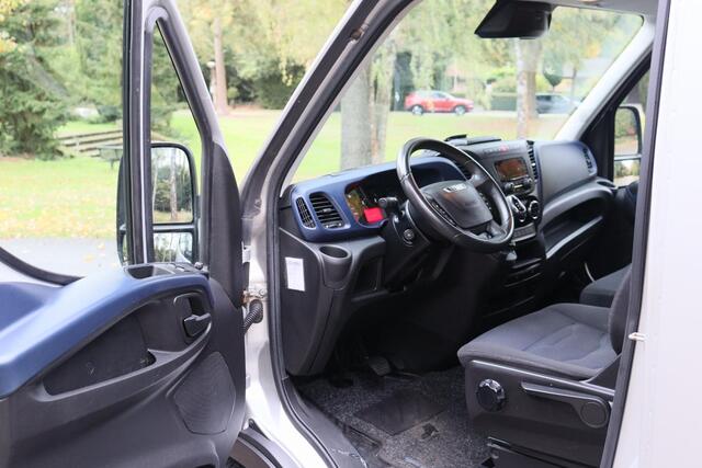 Iveco DAILY 35S14V 2.3 300 H1 2019 | Airco | Parkeersensoren | Cruise Control | Stuurwiel Bediening | 2 Sleutels | Boejes | Elektrische Ramen | Elektrisch Verstelbare Spiegels