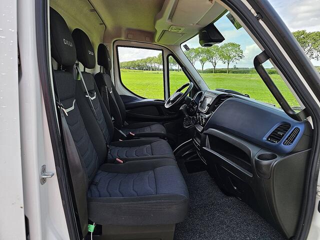 Iveco DAILY 35S18HV 3.0 L5H3 ac automaat EURO6 cruisecontrol bluetooth carplay 3.0 ltr 3500 kg trekhaak