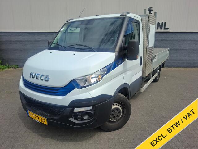 Iveco DAILY 3.0I CNG Kraan Laadbak AUT-6 HIAB 3-Persoons Ecc Trekhaak Camera Blue power Alpine 2-Din Infotainment Sys. Bluetooth Opbergkasten Betonplex Vloer Compressed Natural Gas (CNG) EURO-6 375 35S14N Voertuig 1e Eigenaar Euro 6