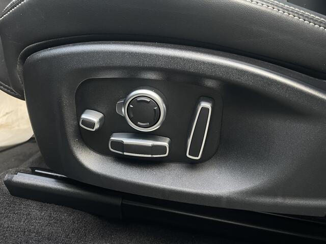 Jaguar E-Pace 1.5 P300e AWD R-Dynamic SE | Pano | Stoel/stuurverw. | Adaptive | 360 camera