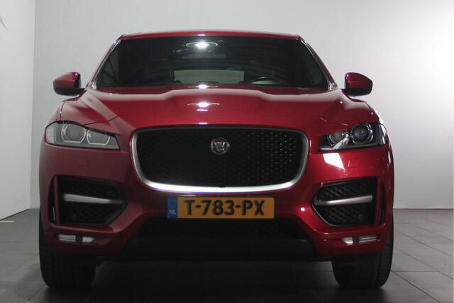 Jaguar F-PACE 2.0 Portfolio AWD 25t - Pano / Navi / Camera / Leder