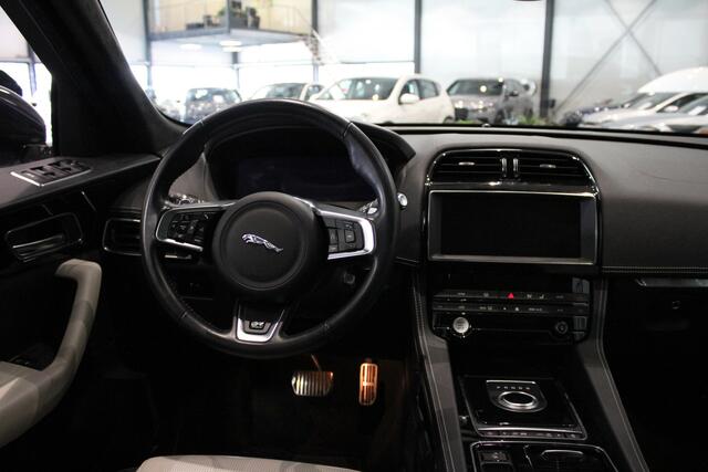 Jaguar F-PACE 2.0t AWD Premium Sport Edition | Navigatie | Achteruitrijcamera | Lm velgen | Leder | Panoramadak | Automaat |
