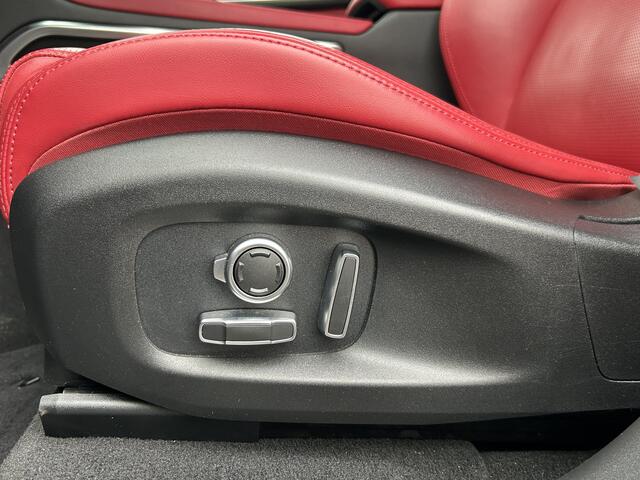 Jaguar F-PACE 3.0 P400 6-cil. 400pk R-Dynamic SE | 6-cilinder 400pk | Head-up Display | Performance stoelen met koelfunctie |