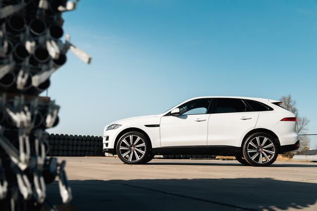 Jaguar F-PACE 3.0 S/C Portfolio AWD 35t *340PK* 1e Eigenaar / HUD / Meridian Surround / Leder / 22"LMV / Jaguar LED / Keyless / Parelmoer / Org.NL!