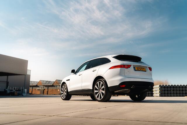 Jaguar F-PACE 3.0 S/C Portfolio AWD 35t *340PK* 1e Eigenaar / HUD / Meridian Surround / Leder / 22"LMV / Jaguar LED / Keyless / Parelmoer / Org.NL!