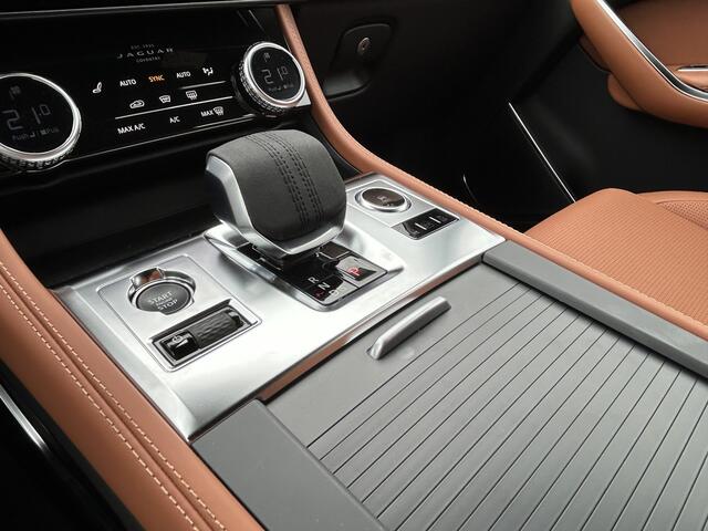 Jaguar F-PACE P400e 404pk AWD R-Dynamic S | Elektr. trekhaak tot 2.000kg | Tan (cognac) interieur | Adaptive Cruise |