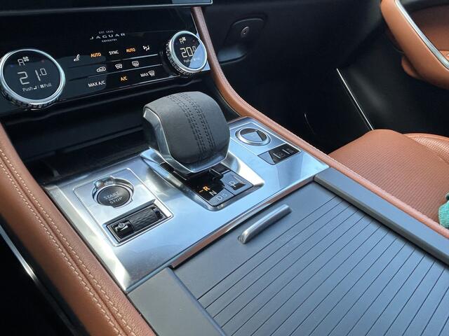 Jaguar F-PACE P400e 404pk AWD R-Dynamic SE | NL auto | Tan interieur | Panoramadak | Trekhaak |