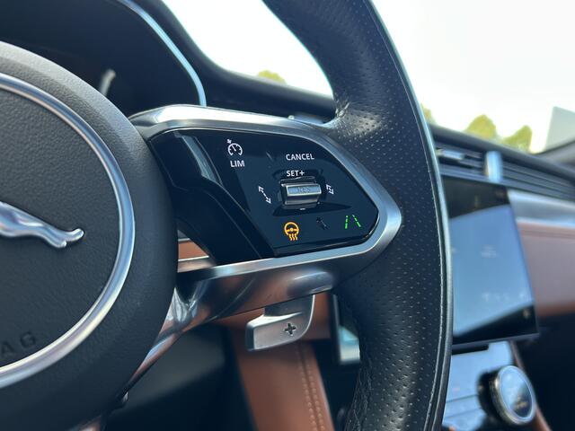 Jaguar F-PACE P400e 404pk AWD R-Dynamic SE | NL auto | Tan interieur | Panoramadak | Trekhaak |