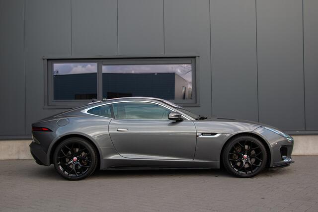 Jaguar F-TYPE 2.0T 300pk RWD R-Dynamic | NL Auto | BTW | Sportuitlaat | Lane Assist | Stuurverwarming | Glasdak | RWD | Led | Camera | Memory | Apple & Android Carplay | 19"| Dealer Onderhouden.