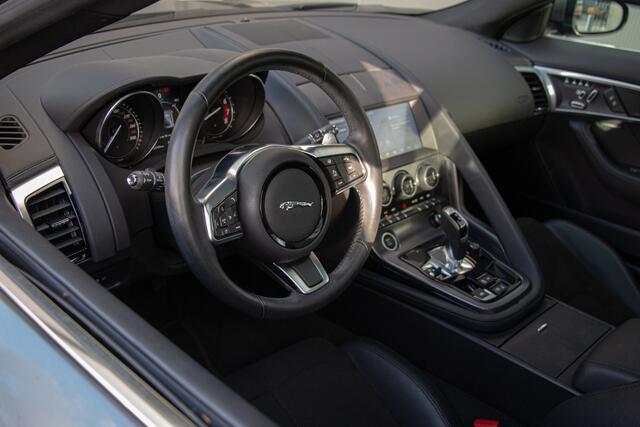 Jaguar F-TYPE 2.0T 300pk RWD R-Dynamic | NL Auto | BTW | Sportuitlaat | Lane Assist | Stuurverwarming | Glasdak | RWD | Led | Camera | Memory | Apple & Android Carplay | 19"| Dealer Onderhouden.