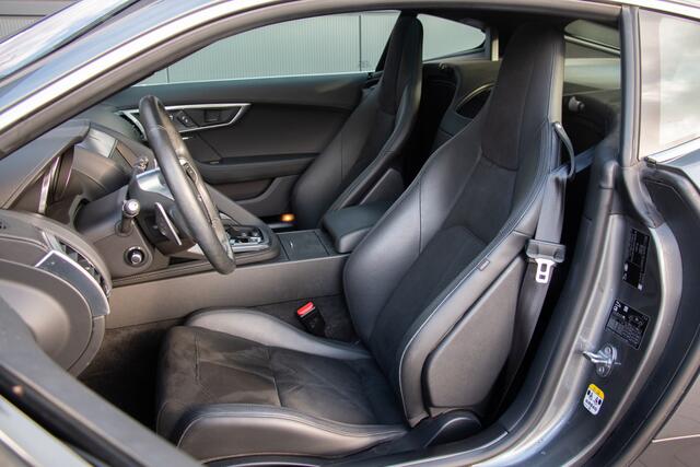 Jaguar F-TYPE 2.0T 300pk RWD R-Dynamic | NL Auto | BTW | Sportuitlaat | Lane Assist | Stuurverwarming | Glasdak | RWD | Led | Camera | Memory | Apple & Android Carplay | 19"| Dealer Onderhouden.