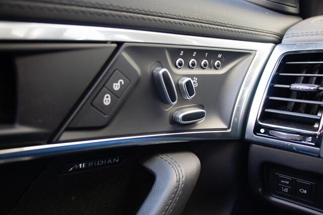 Jaguar F-TYPE 2.0T 300pk RWD R-Dynamic | NL Auto | BTW | Sportuitlaat | Lane Assist | Stuurverwarming | Glasdak | RWD | Led | Camera | Memory | Apple & Android Carplay | 19"| Dealer Onderhouden.