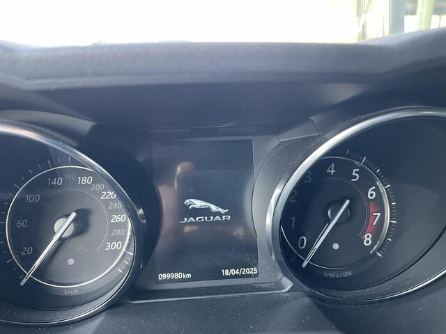 Jaguar F-TYPE P300 RWD